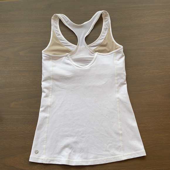 Lululemon size 4 racer back with built in bra - Picture 2 of 9